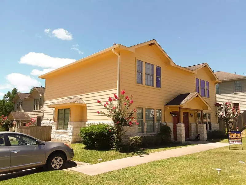 134-136 Yegua Circle, Huntsville, TX 77340