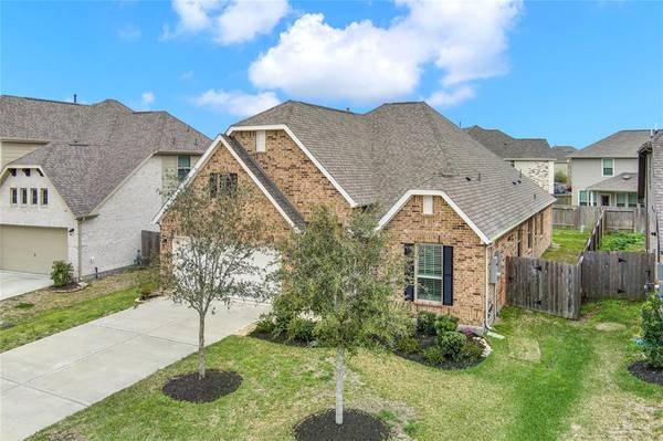 4317 Oakdale Mist DR, Dickinson, TX 77539