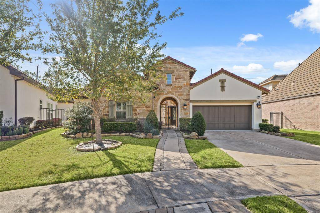 67 Quiet Vista DR, Sugar Land, TX 77498