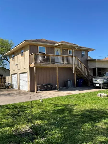 705 1/2 N Avenue B, Freeport, TX 77541