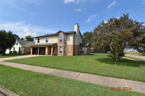 4902 Meadow Crest ST, La Porte, TX 77571