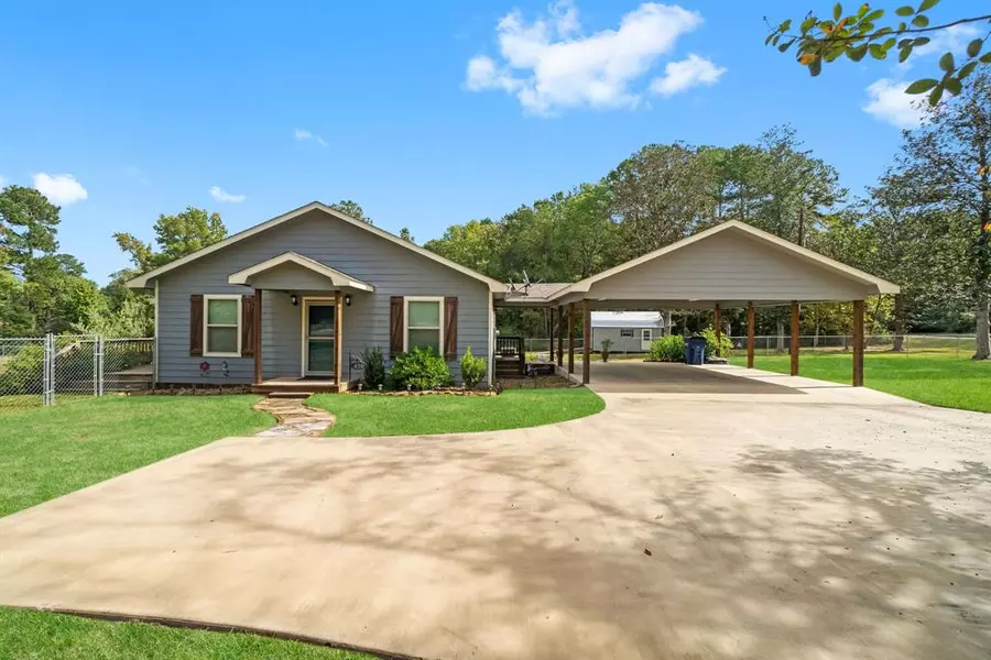 450 Lost Lake TRL, Livingston, TX 77351