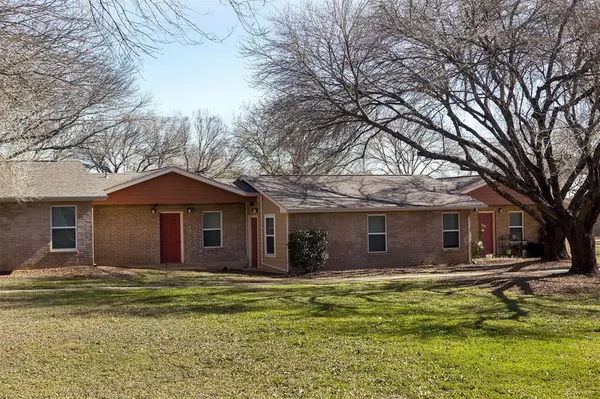 Pearsall, TX 78061,1200 E Frio Street