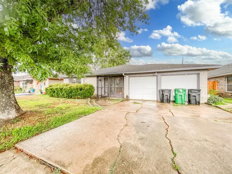 4926 Teton ST, Houston, TX 77033