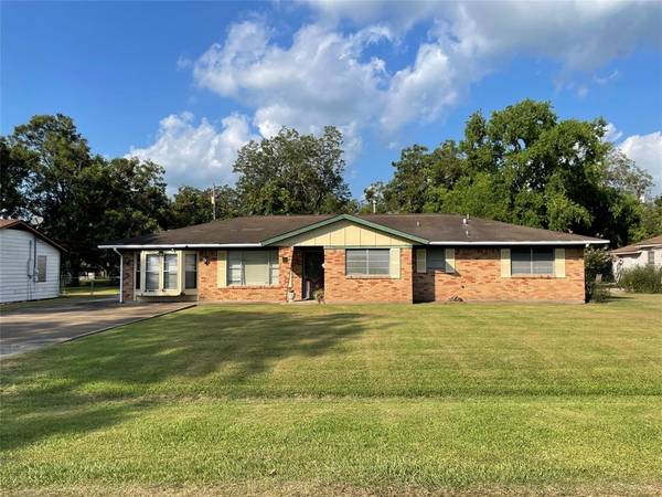 604 Pine, Sweeny, TX 77480