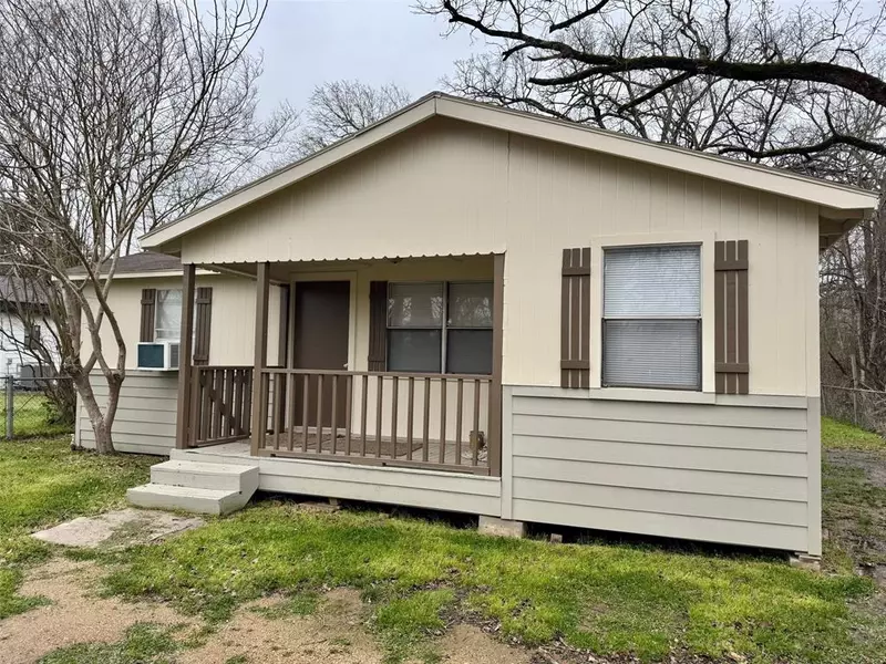 402 W Austin ST, Crockett, TX 75835