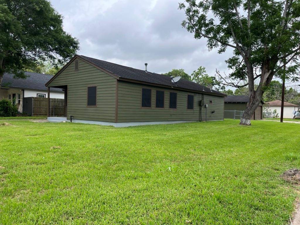 Angleton, TX 77515,749 Lorrain ST
