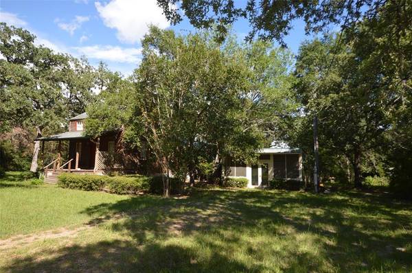 385 Clem LN, Brenham, TX 77833