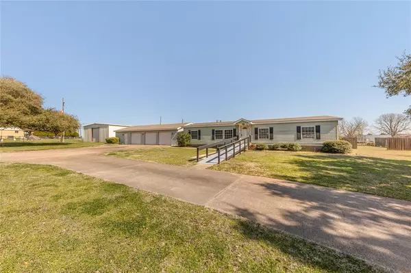 5341 Rabun RD, Navasota, TX 77868