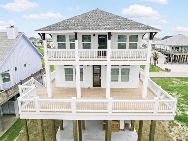 2630 Breaker DR, Crystal Beach, TX 77650