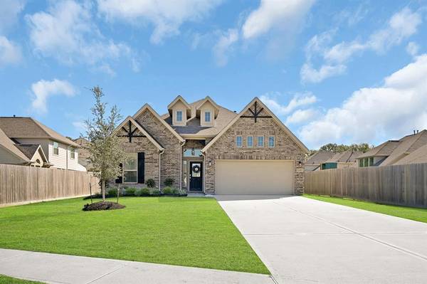 13310 Village Circle DR, Mont Belvieu, TX 77535