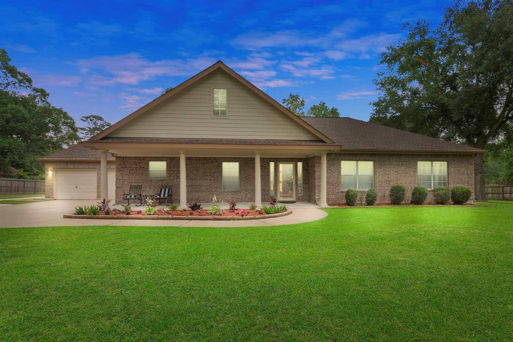 8518 Kerr DR, Tomball, TX 77375
