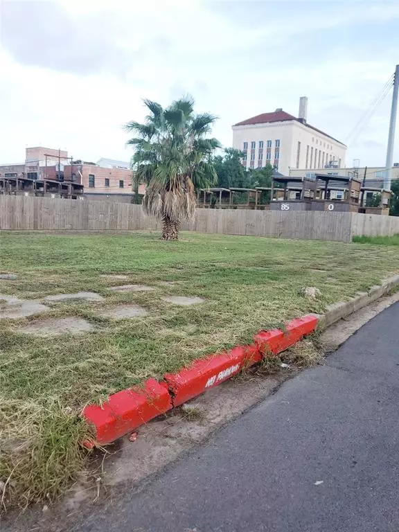 Galveston, TX 77550,2527 Post Office ST