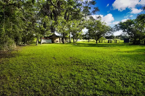 Brazoria, TX 77422,1203 County Road 677