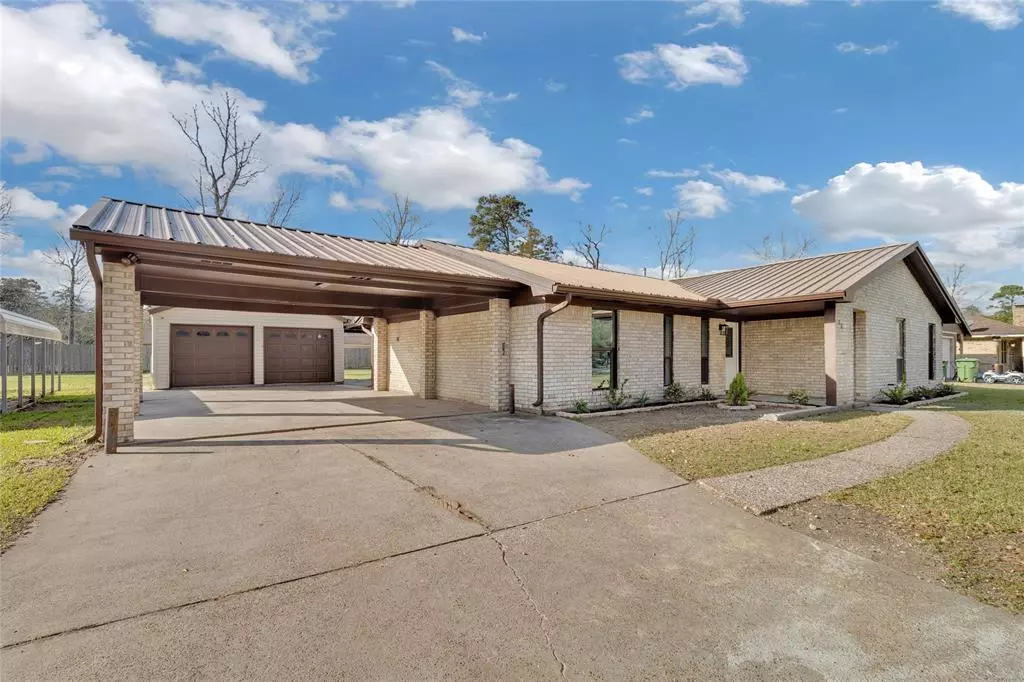 Dayton, TX 77535,16 River Oaks ST