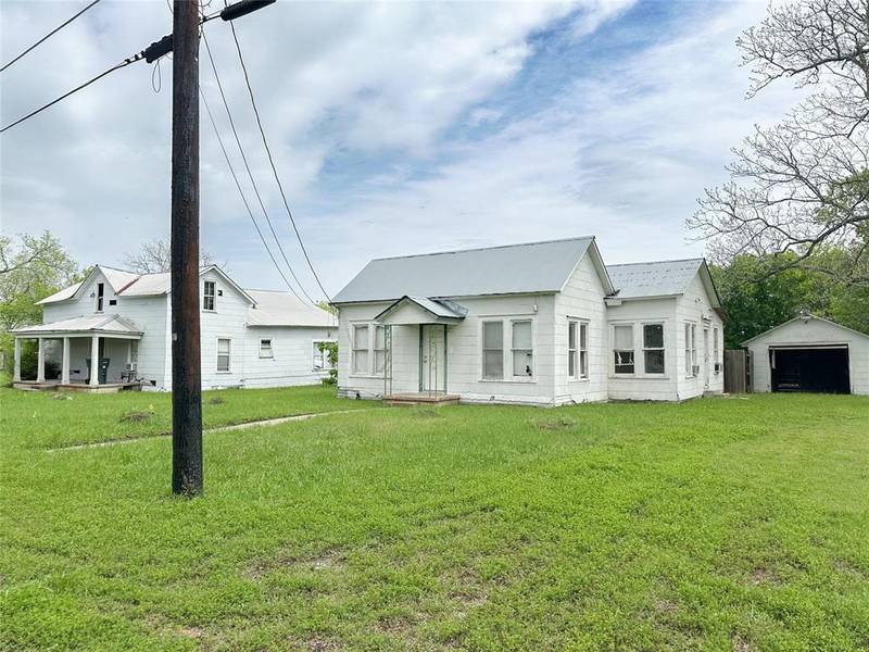 509, 511 S Saint Andrews ST, Weimar, TX 78962