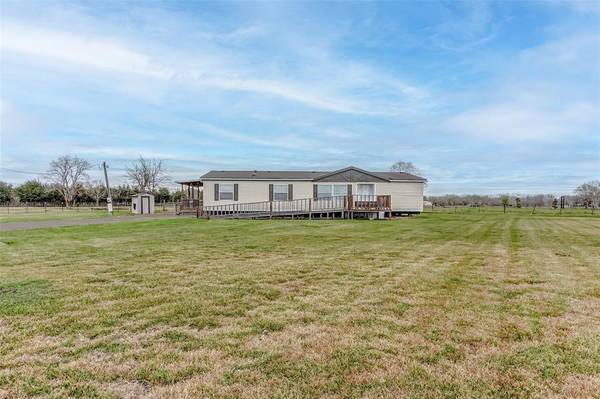 19403 County Road 12, Damon, TX 77430