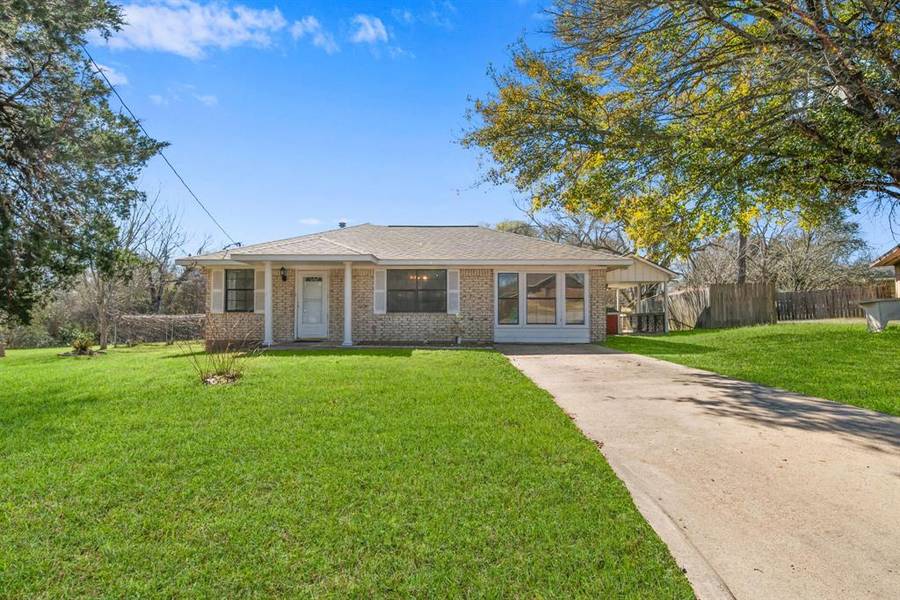 310 Boehm CIR, Brenham, TX 77833