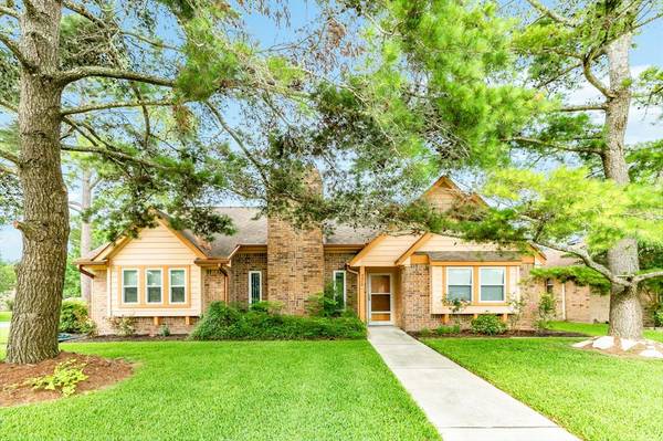 4870 Somerset CT, Alvin, TX 77511