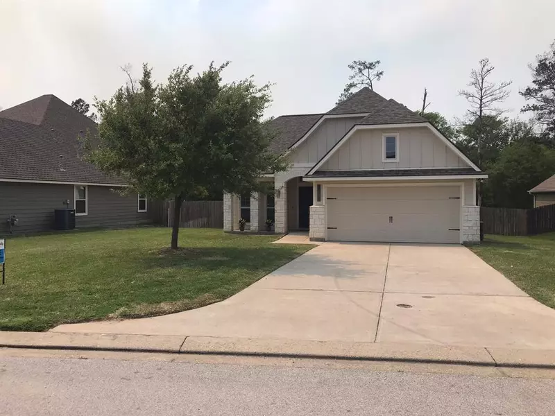 98 Mary Lake CT, Huntsville, TX 77320