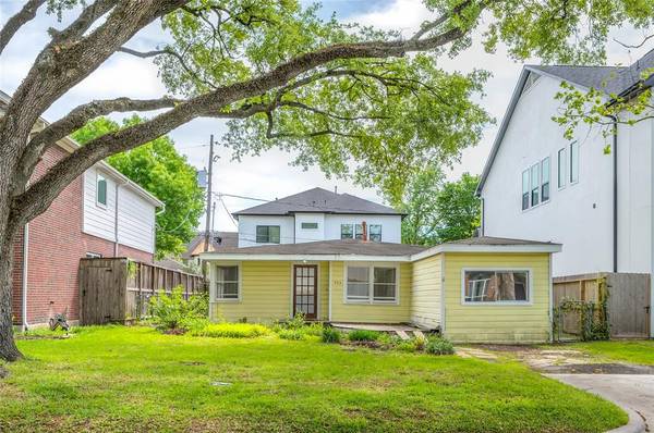 4313 Lula ST, Bellaire, TX 77401