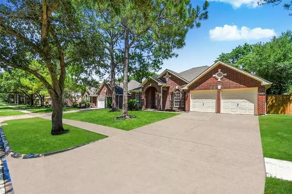 Sugar Land, TX 77479,626 Knoll Forest DR