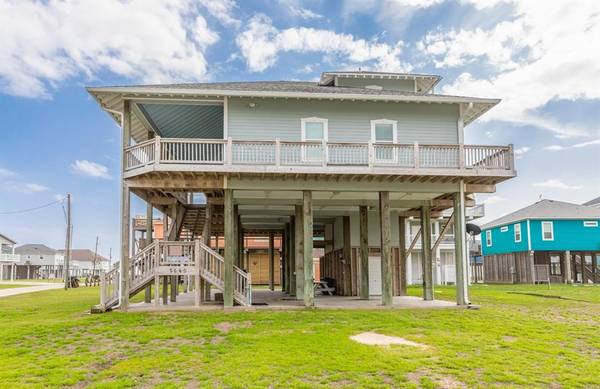 2640 Breaker Dr, Crystal Beach, TX 77650