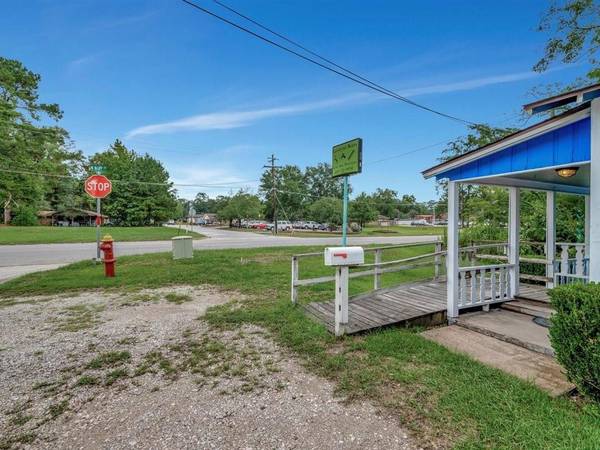 Woodville, TX 75979,1215 W Bluff ST