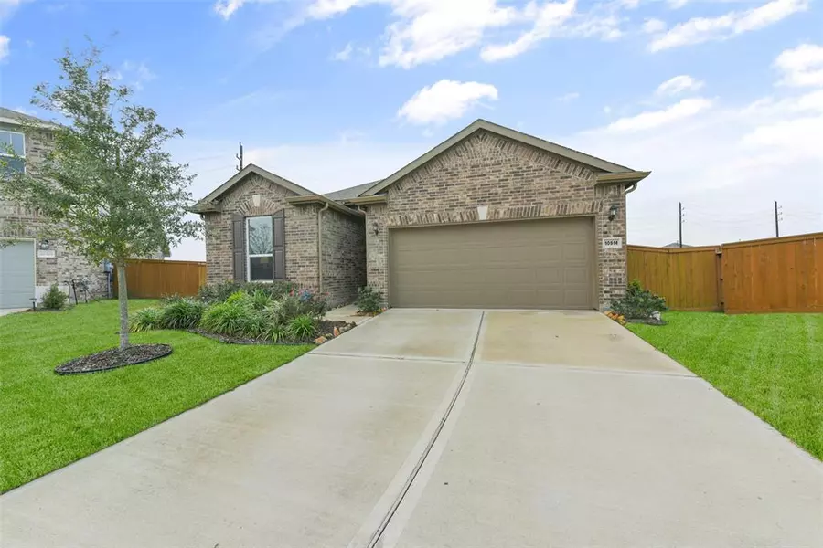 10514 Sherwin Pass DR, Rosharon, TX 77583