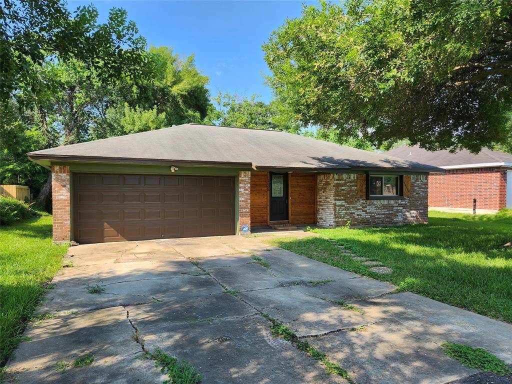 2006 Redwood ST, Kemah, TX 77565