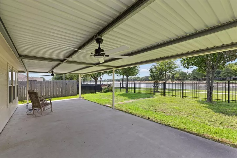 5523 Cinnamon Lake DR, Baytown, TX 77521