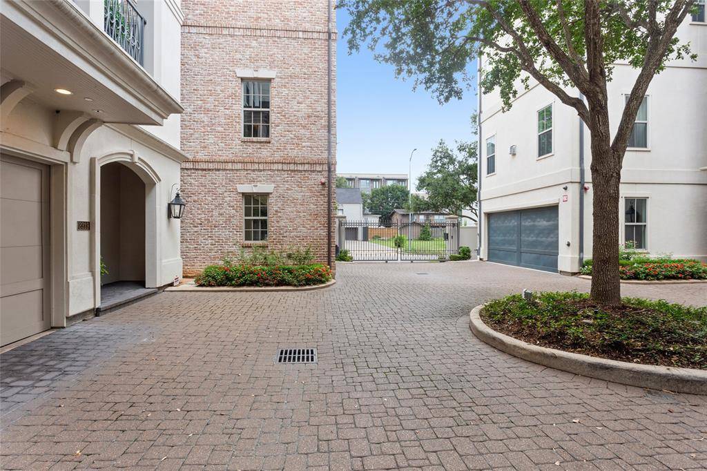 Houston, TX 77098,2321 W Main ST