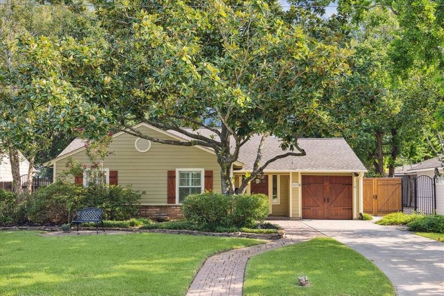 4609 Pine ST, Bellaire, TX 77401