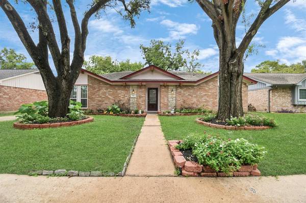 9706 Springmont DR, Houston, TX 77080