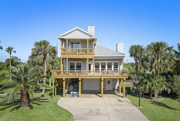 13826 Mutiny LN, Galveston, TX 77554