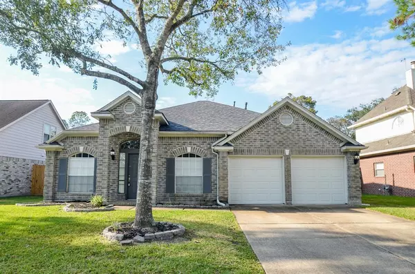 1206 Woodchase DR, Pearland, TX 77581