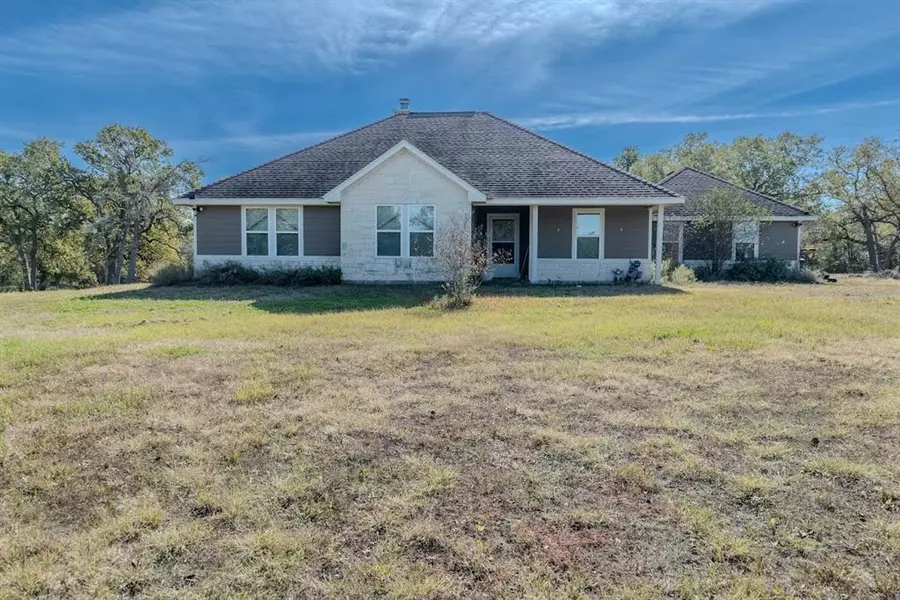 2555 Weesaw LN, Navasota, TX 77868