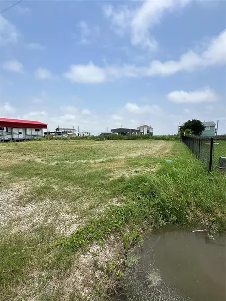 1216 W Canal, Crystal Beach, TX 77650