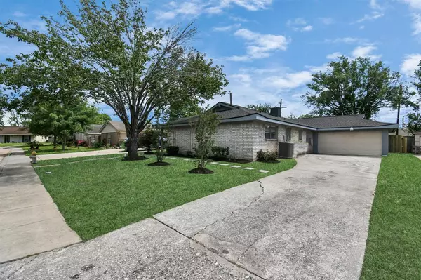 Houston, TX 77071,15303 E Willowwind CIR