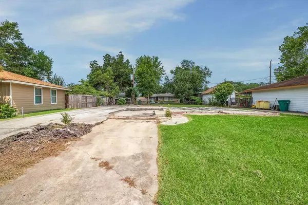 Pasadena, TX 77506,2803 Lancaster LN