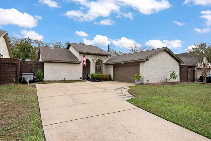 4507 Anacacho ST, Pasadena, TX 77504