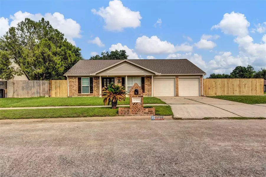 10702 Misty Summit DR, Houston, TX 77086