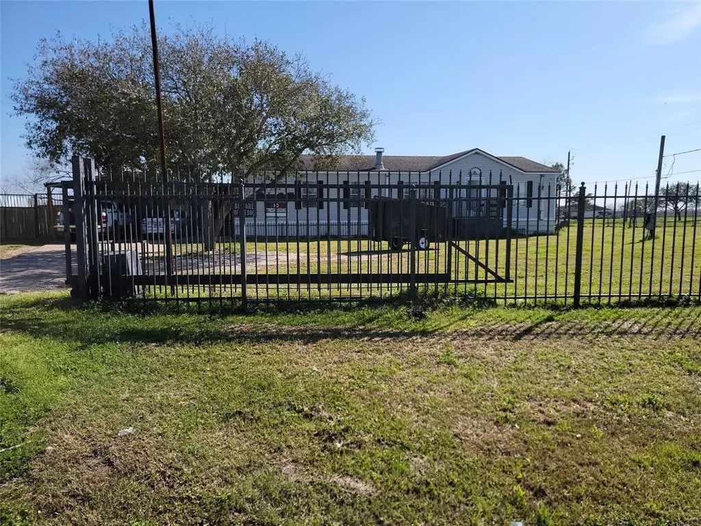 Rosharon, TX 77583,3007 Trail LOOP S