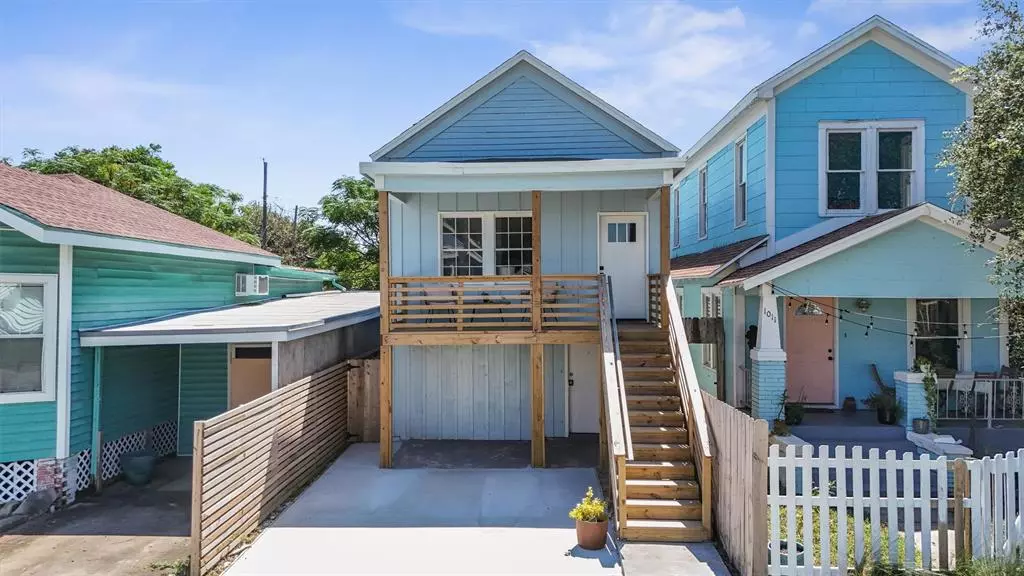 1009 Avenue L, Galveston, TX 77550