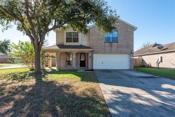 7821 Fallen Oak LN, Texas City, TX 77591