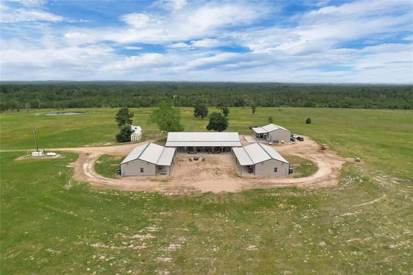 190 Dickey LOOP, Bedias, TX 77831