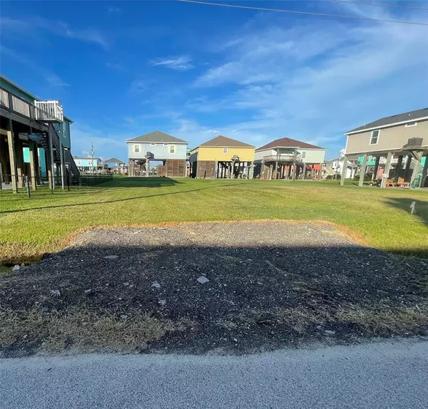 Crystal Beach, TX 77650,858 Palmetto DR