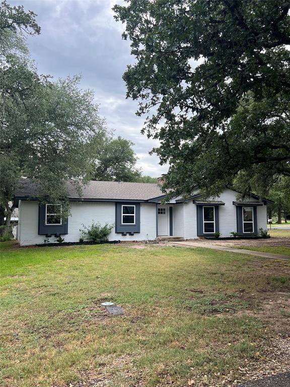 403 Buckeye TRL, La Grange, TX 78945