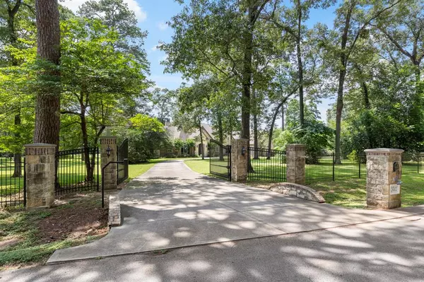 Tomball, TX 77377,23002 Oak Hollow LN