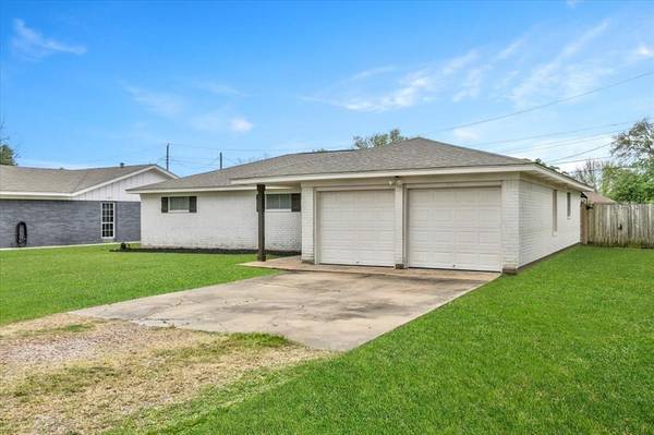 Nederland, TX 77627,3103 California ST